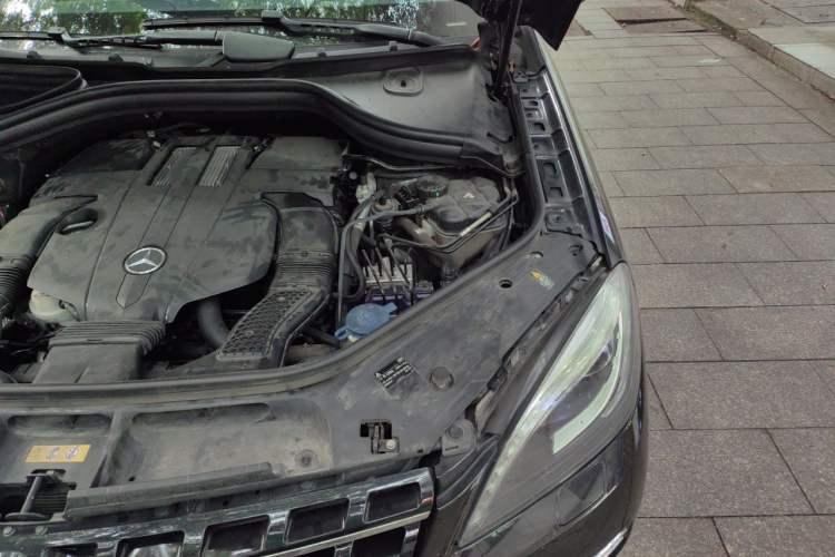 Used Mercedes-Benz M-Class 2015 ML 400 4MATIC Luxury Model Engine Bay Left
