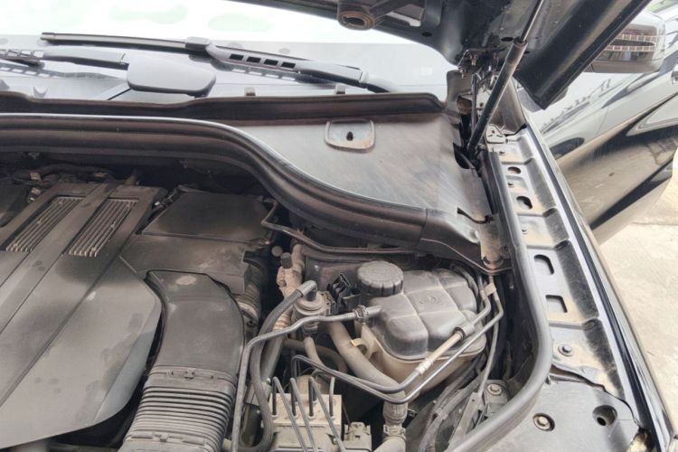 Used Mercedes-Benz M-Class 2015 ML 400 4MATIC Dynamic Model Engine Bay Left