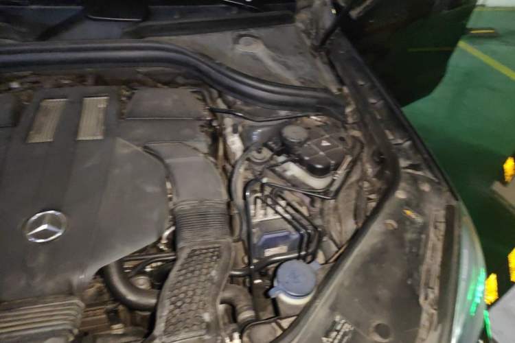 Used Mercedes-Benz M-Class 2015 ML 320 4MATIC Engine Bay Left