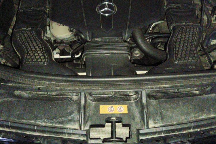 Used Mercedes-Benz M-Class 2015 ML 400 4MATIC Luxury Model Engine Bay