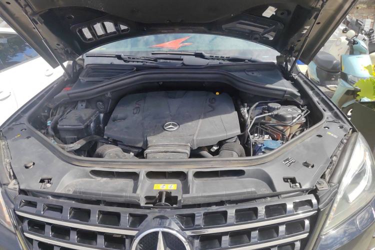 Used Mercedes-Benz M-Class 2015 ML 350 CDI 4MATIC Engine Bay