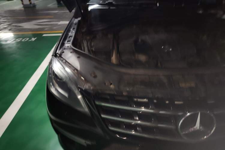 Used Mercedes-Benz M-Class 2015 ML 320 4MATIC Engine Bay Right