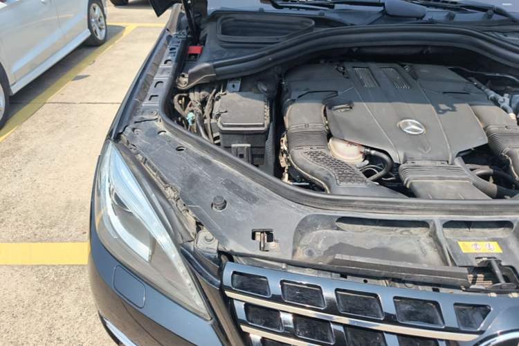 Used Mercedes-Benz M-Class 2015 ML 400 4MATIC Luxury Model Engine Bay Right