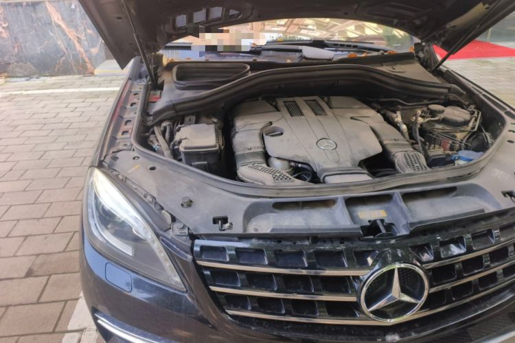 Used Mercedes-Benz M-Class 2015 ML 400 4MATIC Luxury Model Engine Bay Right