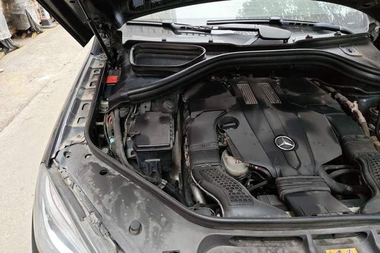 Used Mercedes-Benz M-Class 2015 ML 400 4MATIC Dynamic Model Engine Bay Right