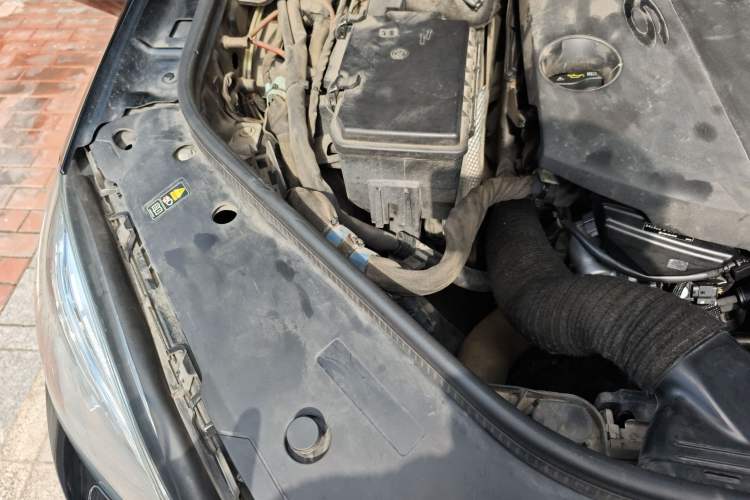 Used Mercedes-Benz M-Class 2015 ML 350 CDI 4MATIC Engine Bay Right