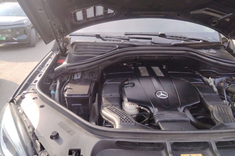 Used Mercedes-Benz M-Class 2015 ML 400 4MATIC Dynamic Model Engine Bay Right