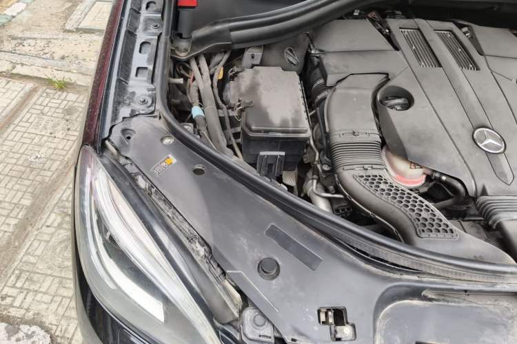 Used Mercedes-Benz M-Class 2015 ML 320 4MATIC Engine Bay Right