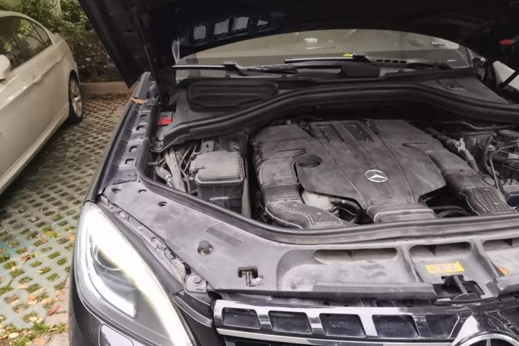Used Mercedes-Benz M-Class 2015 ML 400 4MATIC Dynamic Model Engine Bay Right