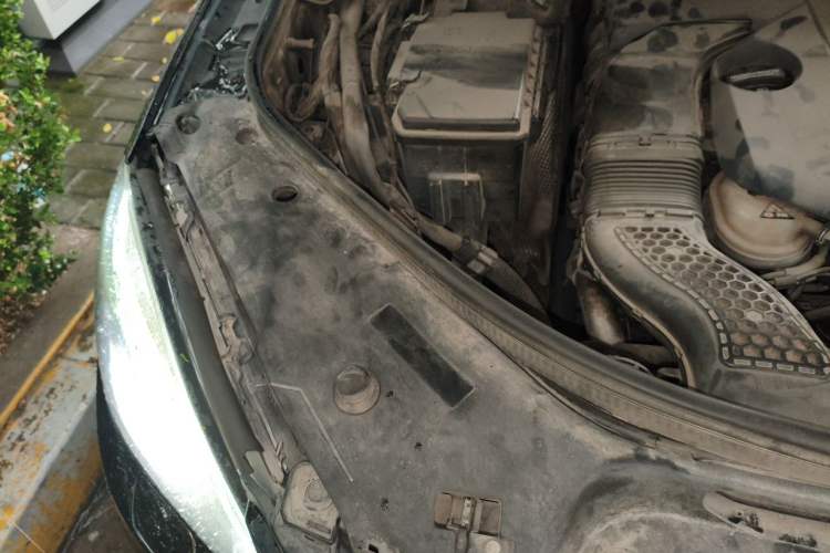 Used Mercedes-Benz M-Class 2015 ML 400 4MATIC Dynamic Model Engine Bay Right