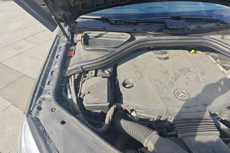 Used Mercedes-Benz M-Class 2015 ML 350 CDI 4MATIC Engine Bay Right