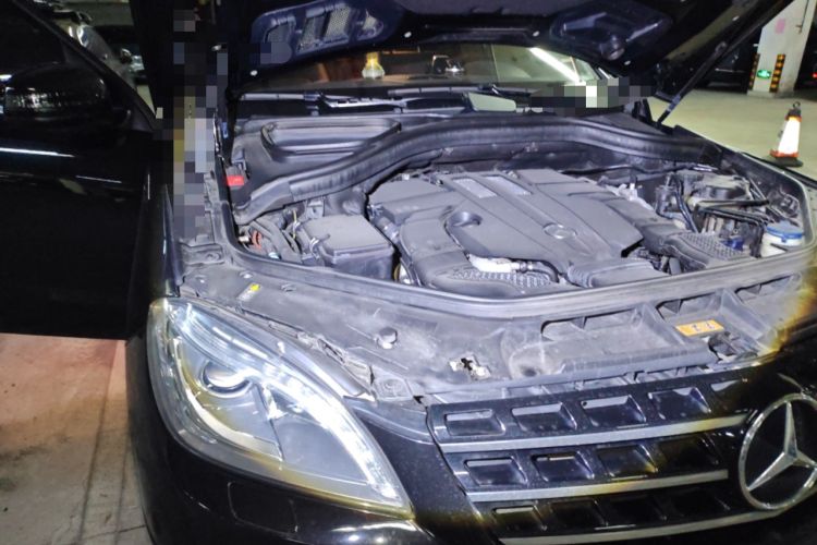 Used Mercedes-Benz M-Class 2015 ML 400 4MATIC Luxury Model Engine Bay Right