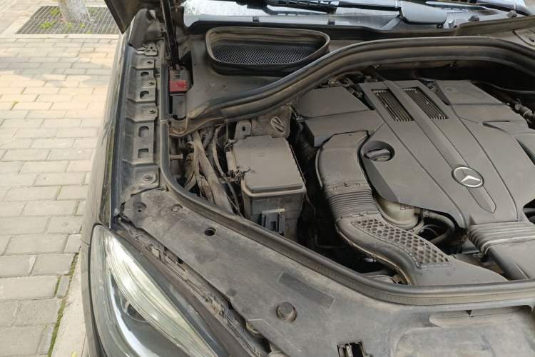 Used Mercedes-Benz M-Class 2015 ML 400 4MATIC Dynamic Model Engine Bay Right