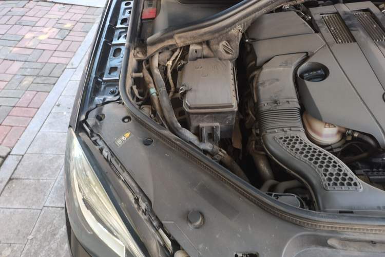Used Mercedes-Benz M-Class 2015 ML 400 4MATIC Luxury Model Engine Bay Right