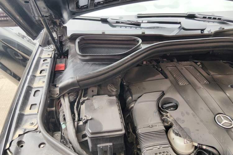 Used Mercedes-Benz M-Class 2015 ML 400 4MATIC Dynamic Model Engine Bay Right
