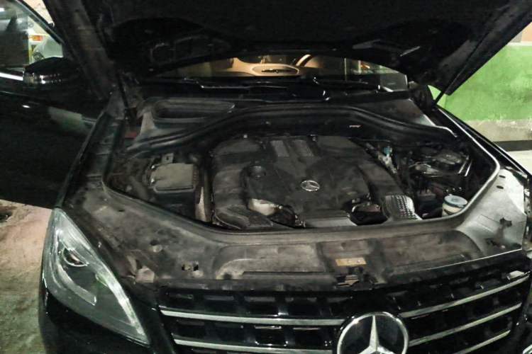 Used Mercedes-Benz M-Class 2015 ML 400 4MATIC Dynamic Model Engine Bay Right