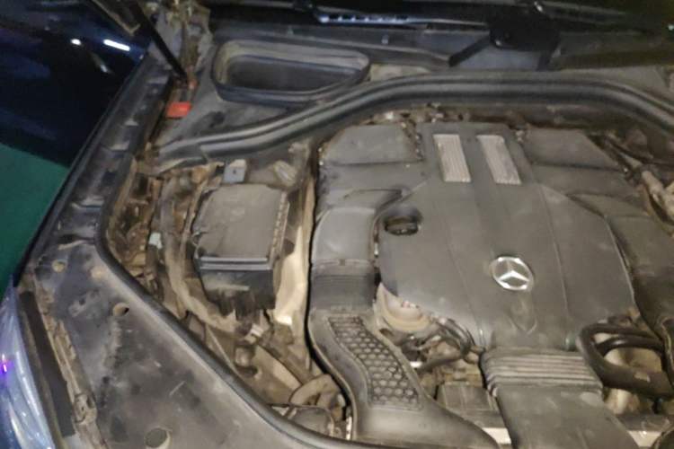 Used Mercedes-Benz M-Class 2015 ML 320 4MATIC Engine Bay Right