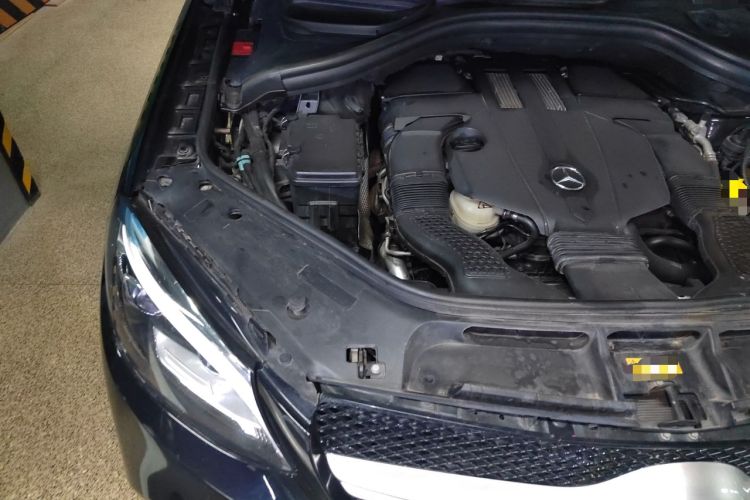 Used Mercedes-Benz M-Class 2015 ML 400 4MATIC Luxury Model Engine Bay Right