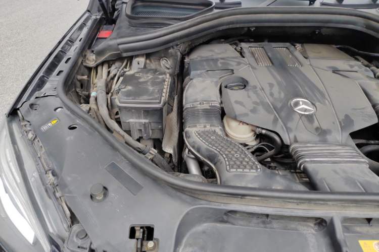 Used Mercedes-Benz M-Class 2015 ML 400 4MATIC Dynamic Model Engine Bay Right