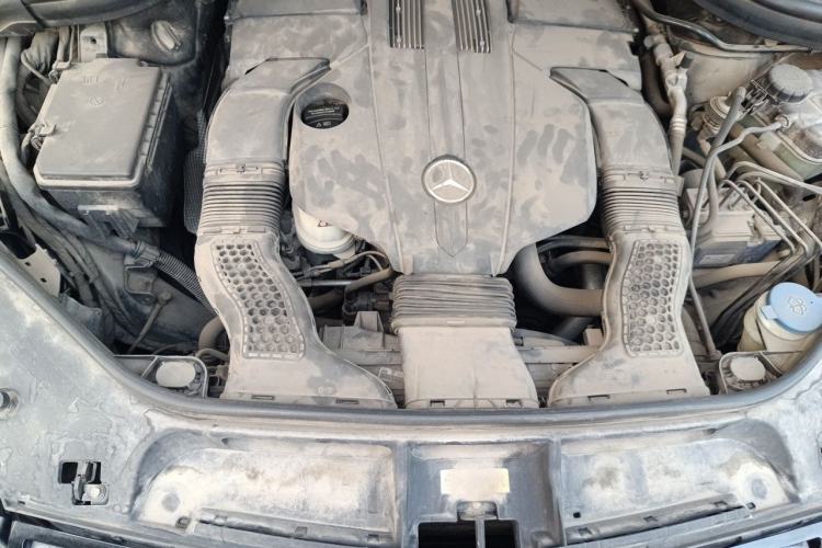 Used Mercedes-Benz M-Class 2015 ML 400 4MATIC Luxury Model Engine Bay