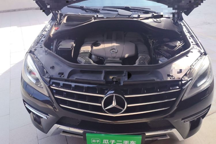 Used Mercedes-Benz M-Class 2015 ML 400 4MATIC Dynamic Model Engine Bay