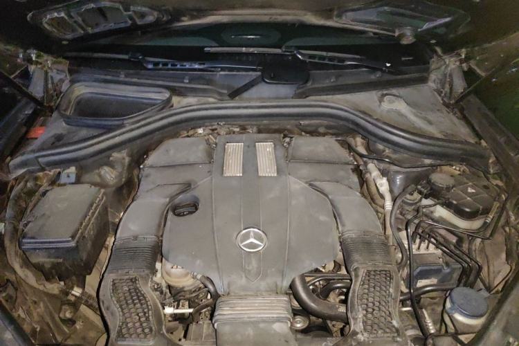 Used Mercedes-Benz M-Class 2015 ML 320 4MATIC Engine Bay