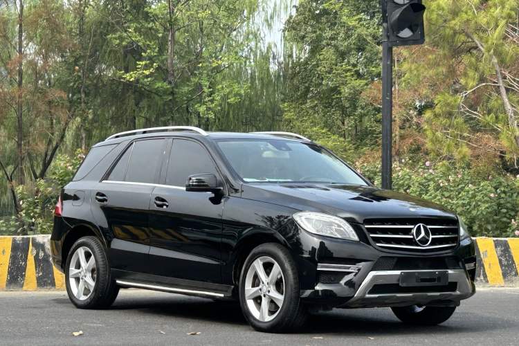 Used Mercedes-Benz M-Class 2015 ML 320 4MATIC Exterior 2