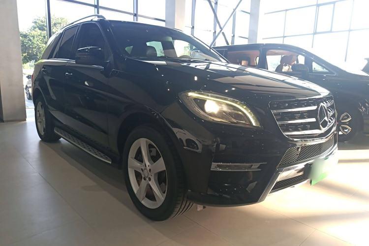 Used Mercedes-Benz M-Class 2015 ML 320 4MATIC Exterior 2