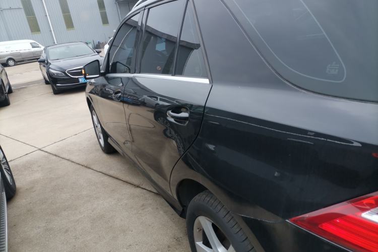 Used Mercedes-Benz M-Class 2015 ML 320 4MATIC Exterior 3