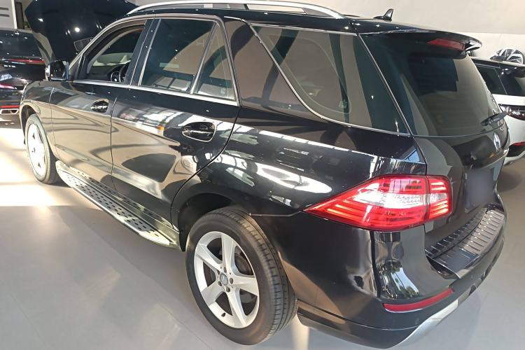Used Mercedes-Benz M-Class 2015 ML 320 4MATIC Exterior 3