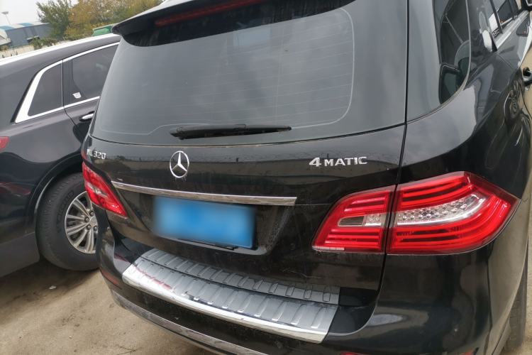 Used Mercedes-Benz M-Class 2015 ML 320 4MATIC Exterior 4