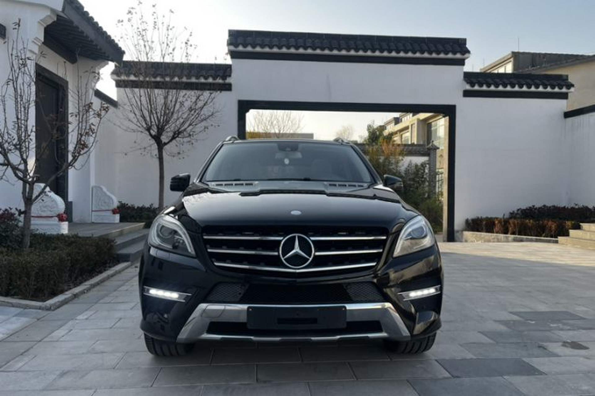 Used Mercedes-Benz M-Class 2015 ML 400 4MATIC Dynamic Model Exterior 4