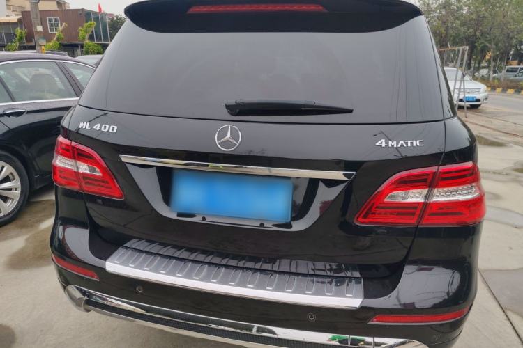 Used Mercedes-Benz M-Class 2015 ML 400 4MATIC Luxury Model Exterior 4