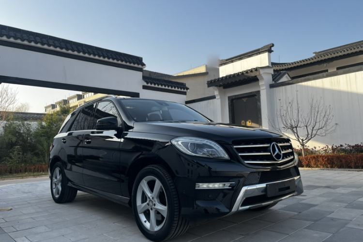 Used Mercedes-Benz M-Class 2015 ML 400 4MATIC Dynamic Model Exterior 5