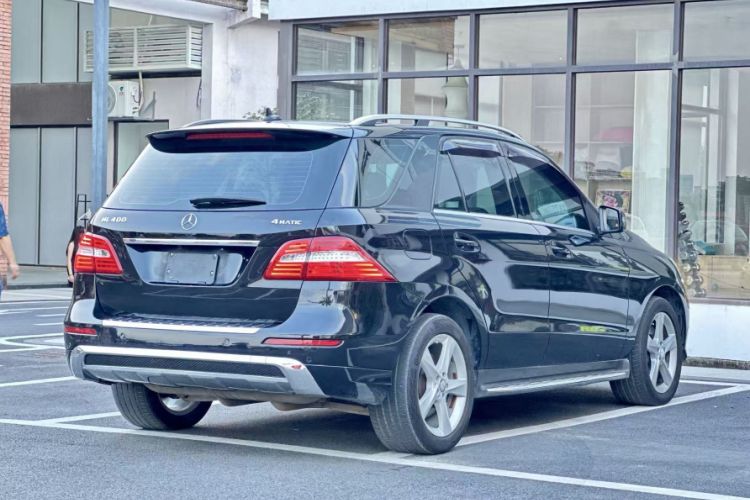 Used Mercedes-Benz M-Class 2015 ML 400 4MATIC Dynamic Model Exterior 5