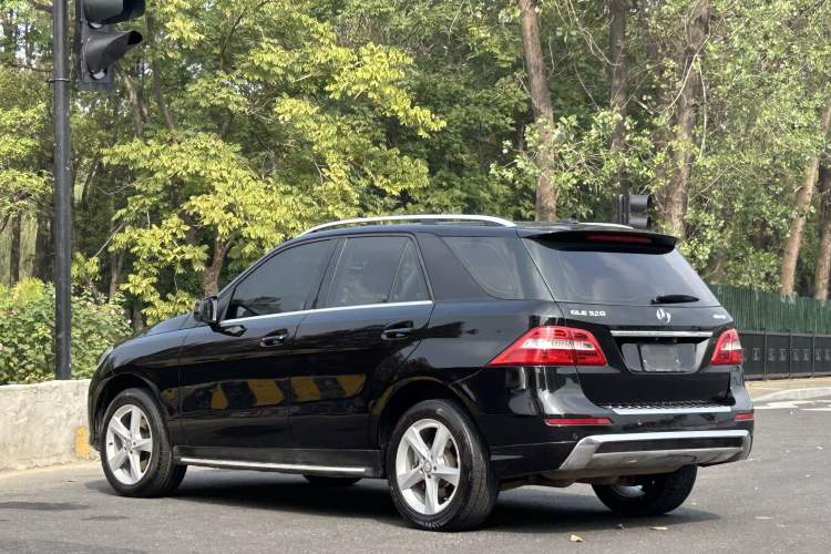Used Mercedes-Benz M-Class 2015 ML 320 4MATIC Exterior 5