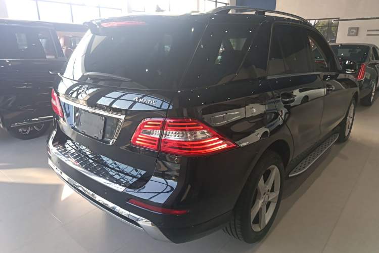 Used Mercedes-Benz M-Class 2015 ML 320 4MATIC Exterior 5