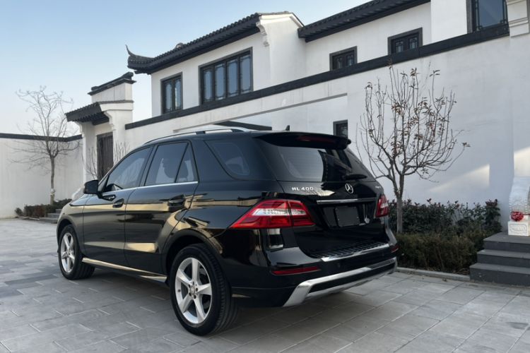 Used Mercedes-Benz M-Class 2015 ML 400 4MATIC Dynamic Model Exterior 6