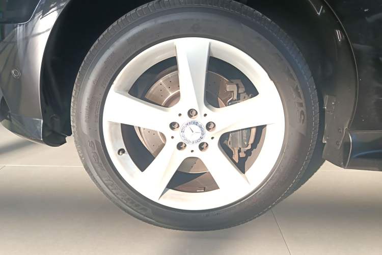 Used Mercedes-Benz M-Class 2015 ML 320 4MATIC Exterior 7