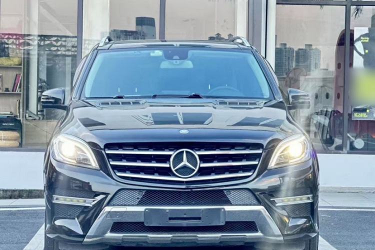 Used Mercedes-Benz M-Class 2015 ML 400 4MATIC Dynamic Model Exterior 8