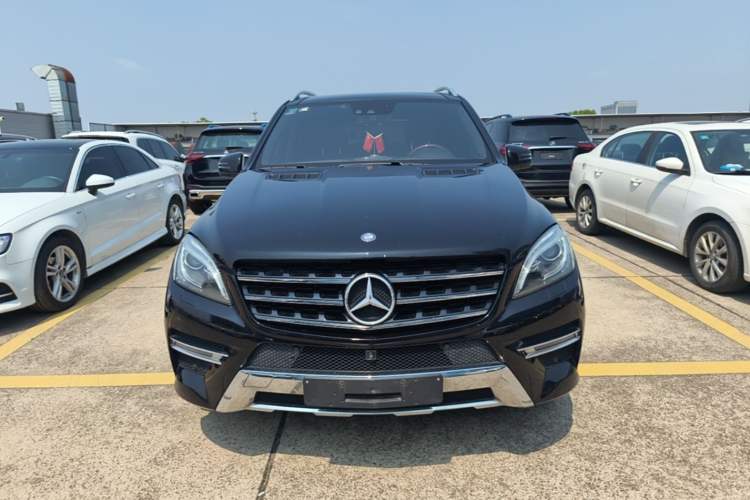 Used Mercedes-Benz M-Class 2015 ML 400 4MATIC Luxury Model Front