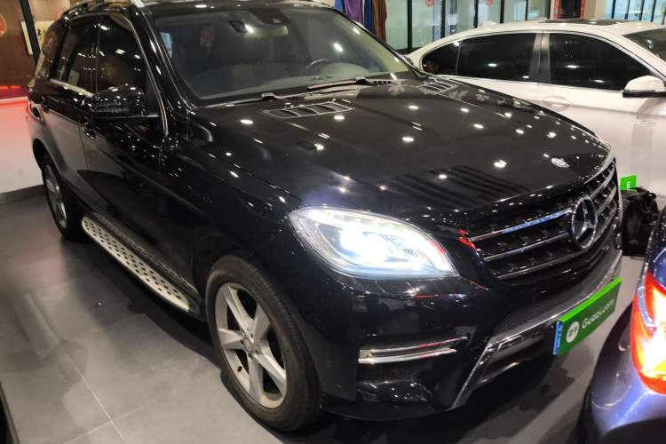 Used Mercedes-Benz M-Class 2015 ML 320 4MATIC Front Right 45 Deg