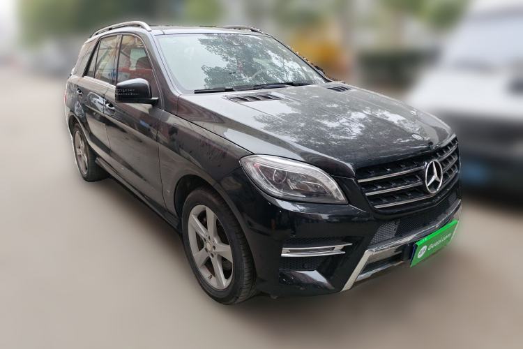 Used Mercedes-Benz M-Class 2015 ML 400 4MATIC Dynamic Model Front Right 45 Deg