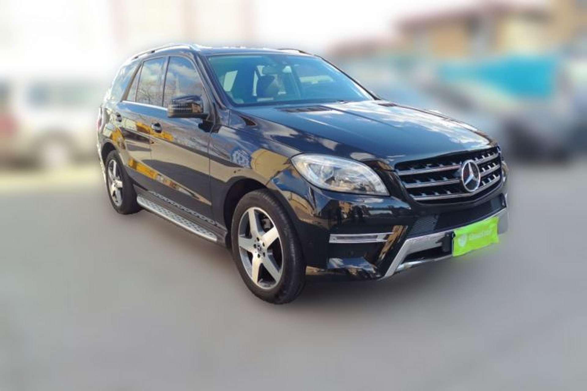 Used Mercedes-Benz M-Class  Front Right 45 Deg