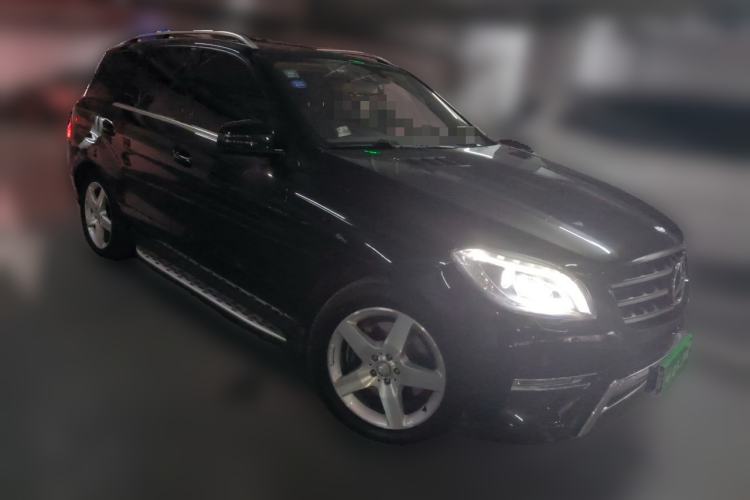 Used Mercedes-Benz M-Class 2015 ML 400 4MATIC Luxury Model Front Right 45 Deg