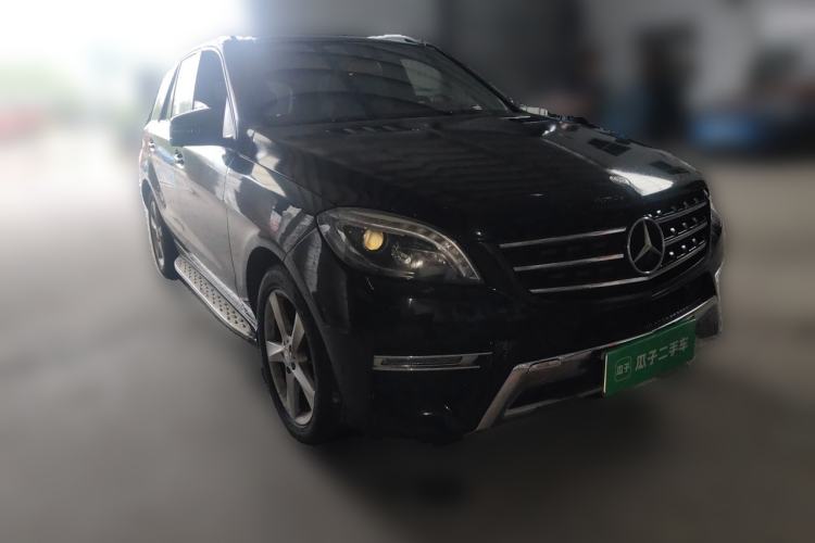 Used Mercedes-Benz M-Class 2015 ML 400 4MATIC Dynamic Model Front Right 45 Deg