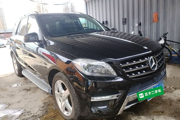 Used Mercedes-Benz M-Class 2015 ML 400 4MATIC Luxury Model Front Right 45 Deg