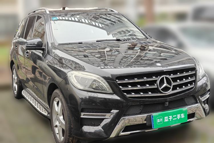 Used Mercedes-Benz M-Class 2015 ML 400 4MATIC Luxury Model Front Right 45 Deg