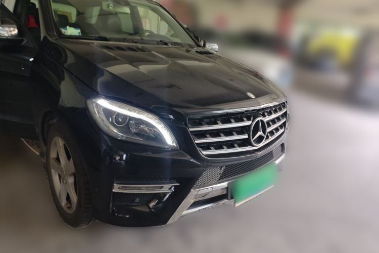 Used Mercedes-Benz M-Class 2015 ML 320 4MATIC Front Right 45 Deg