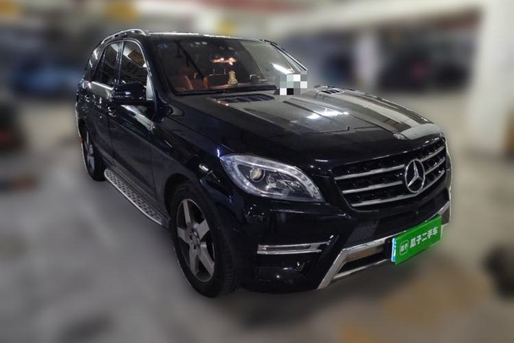 Used Mercedes-Benz M-Class 2015 ML 400 4MATIC Luxury Model Front Right 45 Deg